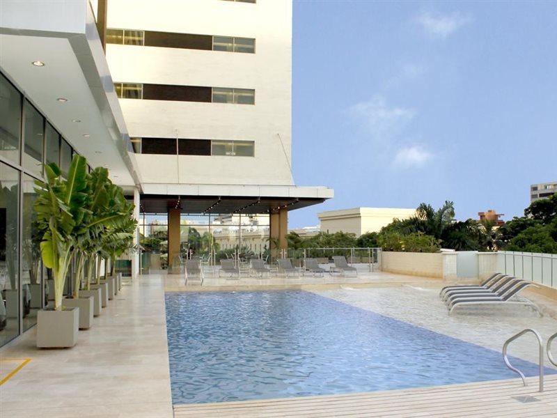 Estelar Alto Prado Barranquilla  Exteriér fotografie The pool at the rooftop