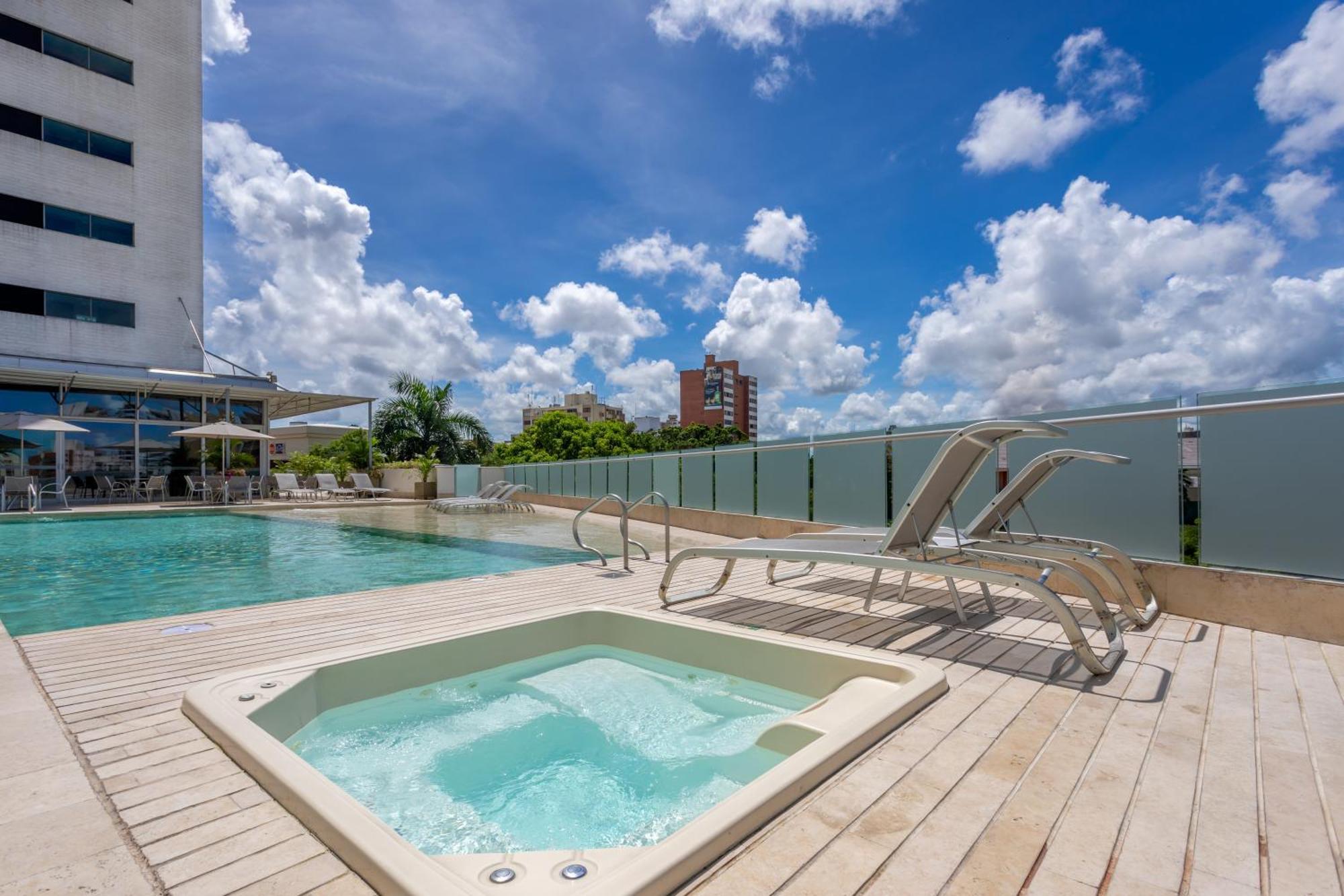 Estelar Alto Prado Barranquilla  Exteriér fotografie Rooftop pool